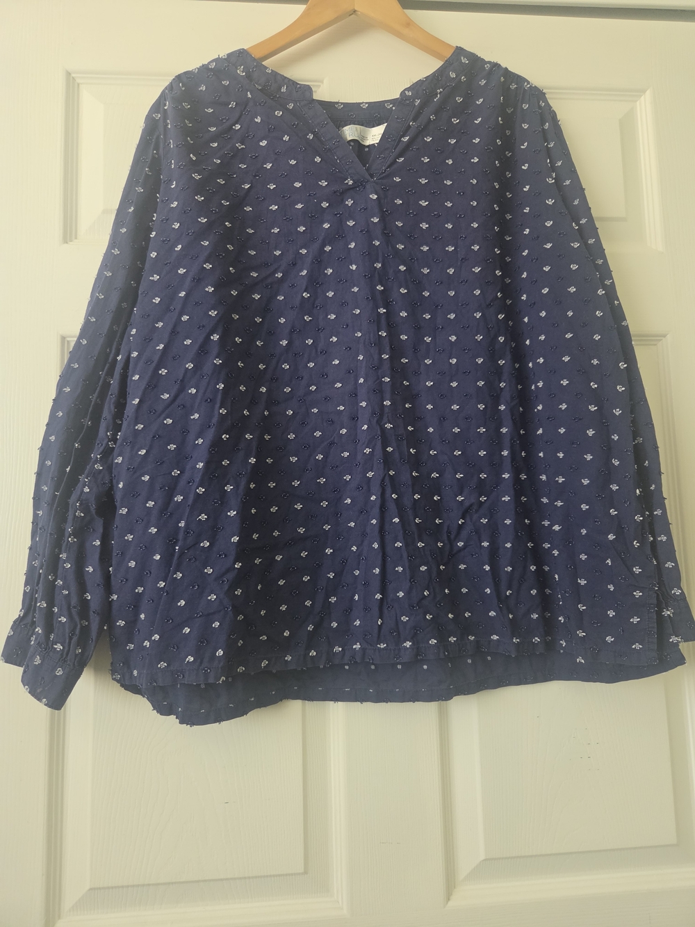 Navy Blue Long-Sleeve V-Neck Women's Top